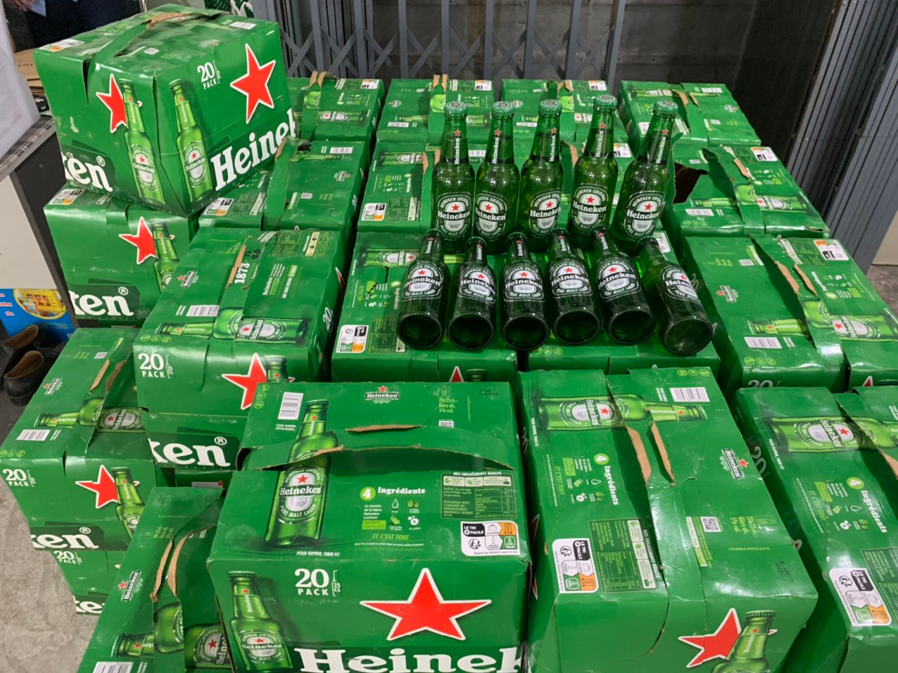 Phú Yên: Tạm giữ gần 1.900 chai bia hiệu Heniken không rõ nguồn gốc