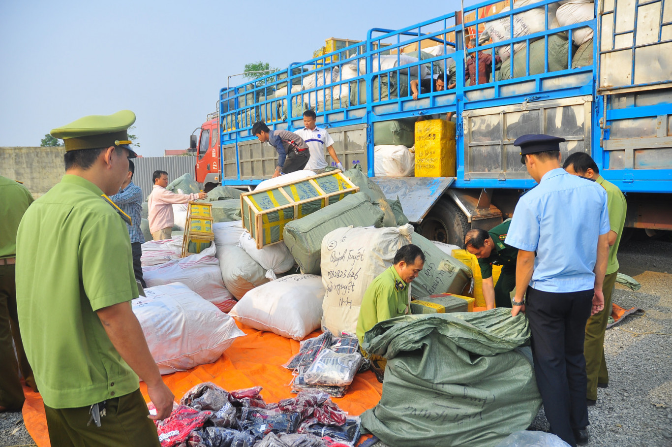 ​Tăng cường công tác  giám sát phòng chống buôn lậu, gian lận thương mại và hàng giả