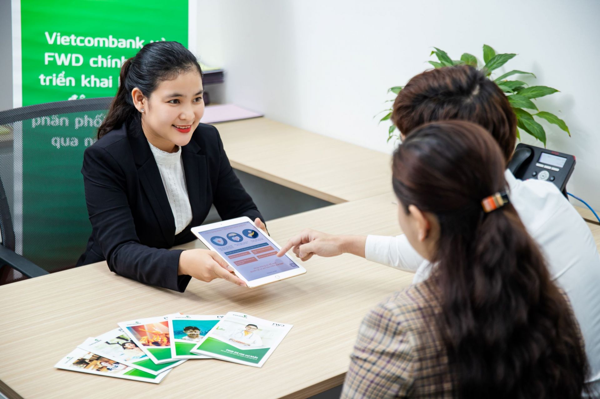 Nghiên cứu tác động của Bancassurance đến hiệu quả tài chính các ngân hàng thương mại Việt Nam