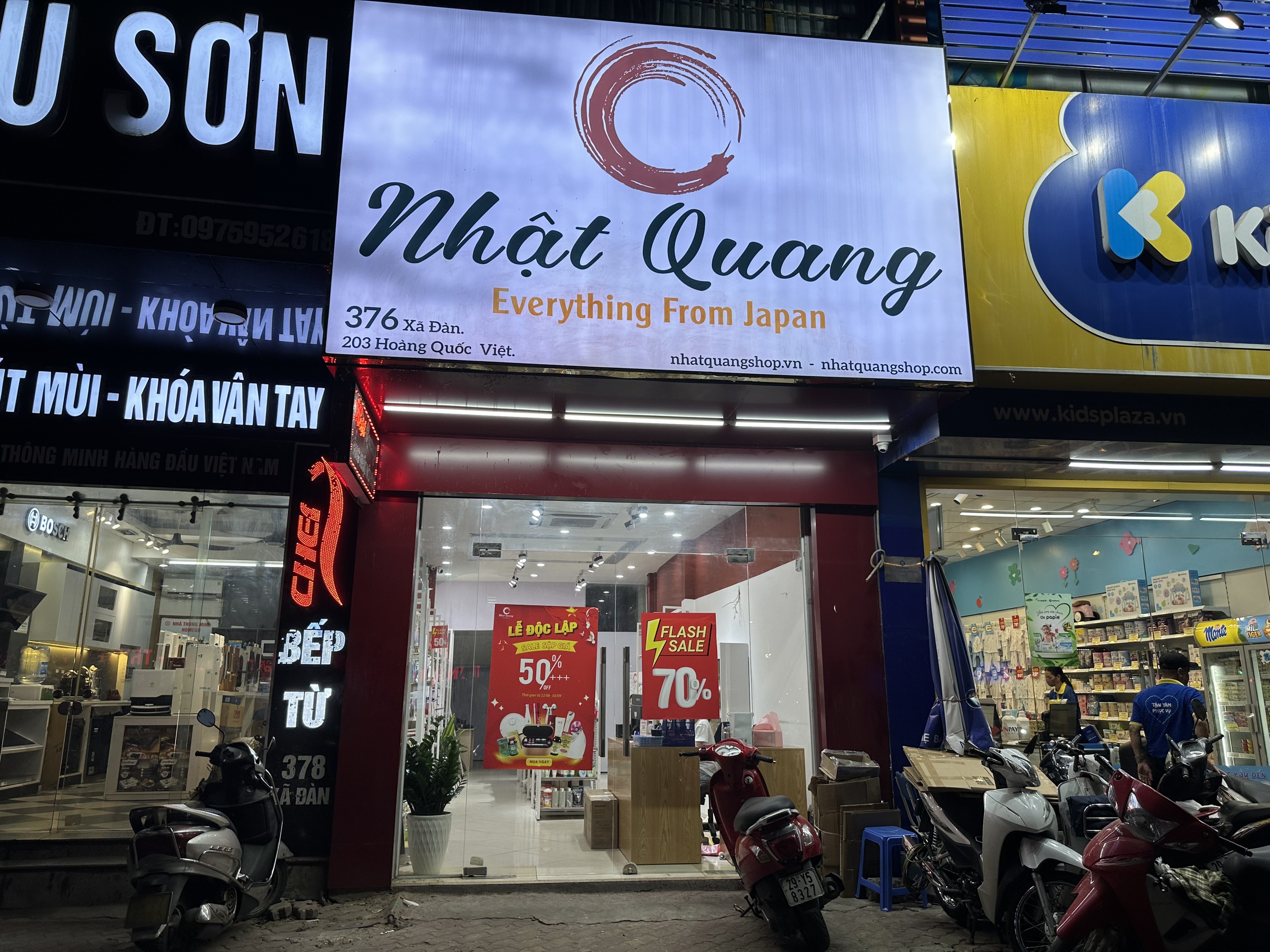 Hà Nội: Cửa hàng Nhật Quang kinh doanh hàng hoá không nhãn phụ tiếng Việt