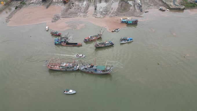 Thông tin ban đầu về vụ lật thuyền tại TX Quảng Yên