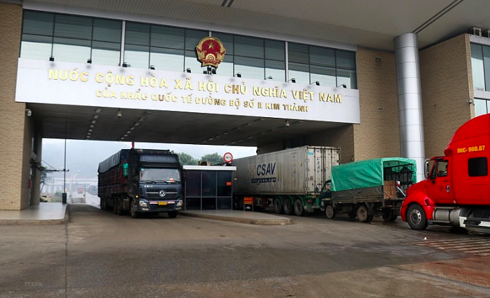 Đến giữa tháng 10, xuất khẩu nông sản qua cửa khẩu tại Lào Cai tăng hơn 378%