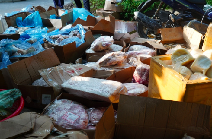 Phát hiện kho hàng chứa 1,5 tấn thực phẩm đông lạnh bốc mùi hôi, đã hết hạn sử dụng tại Bắc Kạn