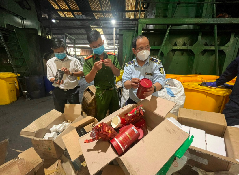 TP Hồ Chí Minh: Tiêu hủy trên 27.000 sản phẩm hàng giả, hàng lậu