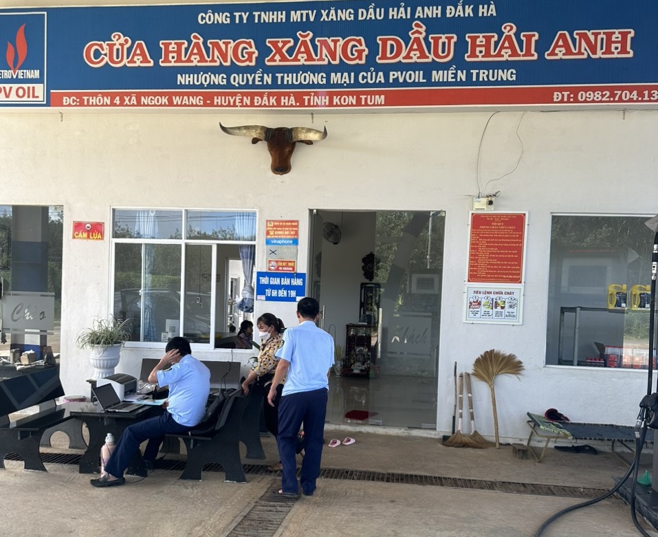 Kon Tum: Tăng cường giám sát, xử lý vi phạm trong kinh doanh xăng dầu tại 03 huyện Tu-Mơ-Rông, Đắk Tô và Đắk Hà