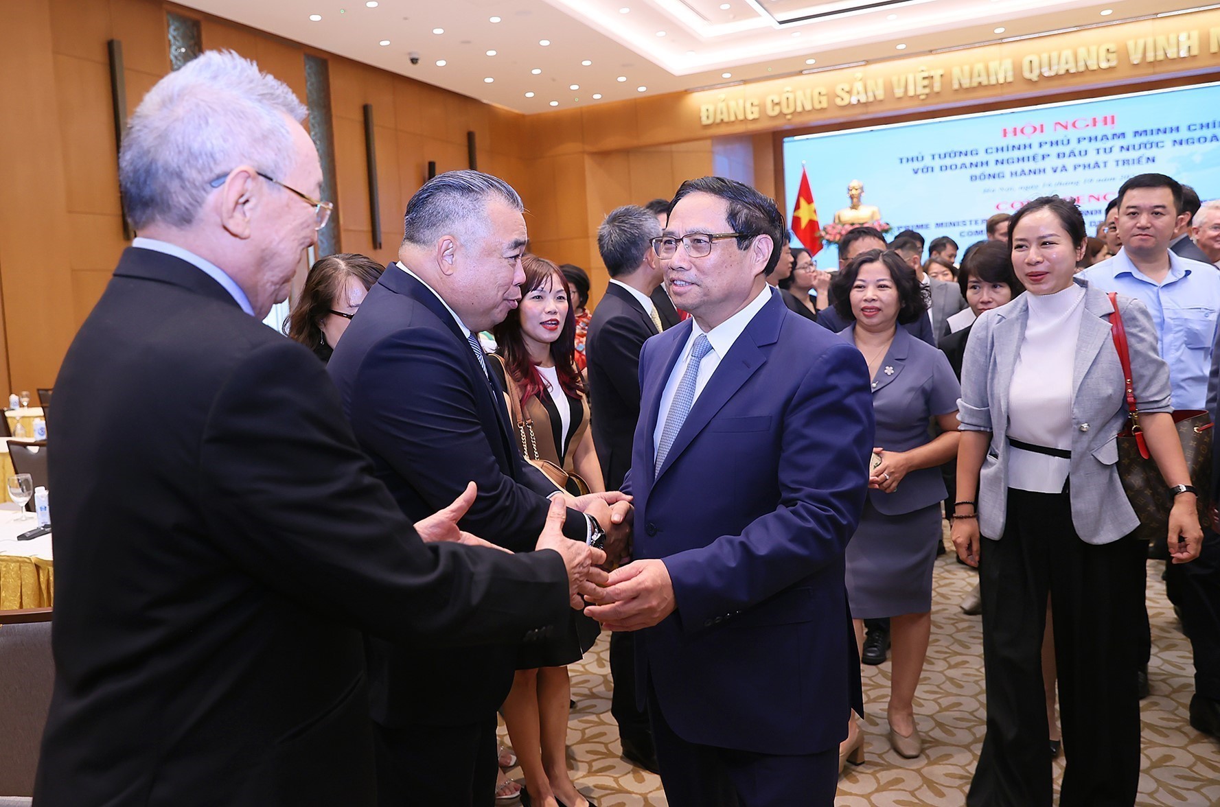 Định hướng xây dựng nền kinh tế độc lập, tự chủ và hội nhập quốc tế toàn diện, sâu rộng trong bối cảnh mới ở Việt Nam