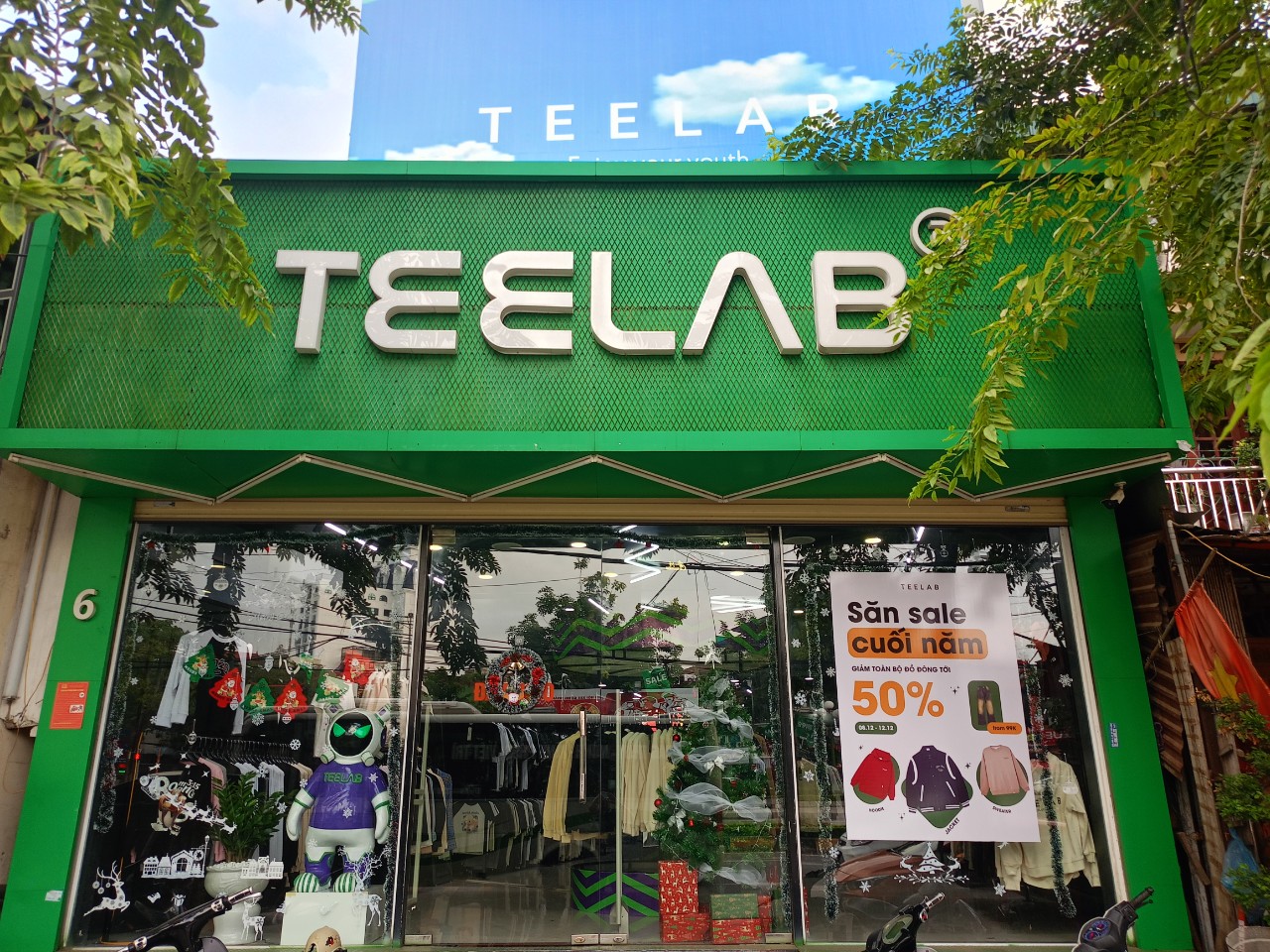 Toàn bộ hàng hóa tại cửa hàng thời trang TEELAB vi phạm các quy định của pháp luật