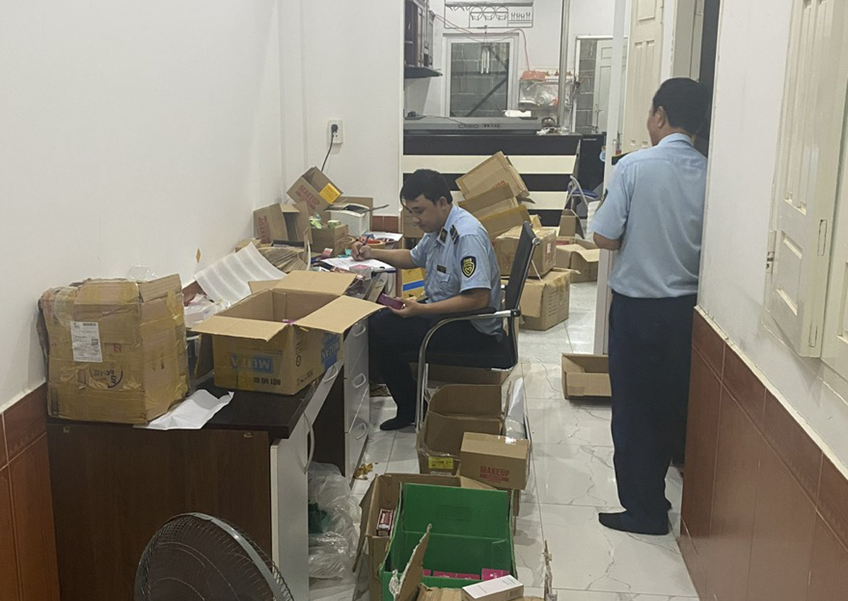 Đắk Lắk: Xử phạt cơ sở kinh doanh mỹ phẩm nhập lậu trên thương mại điện tử