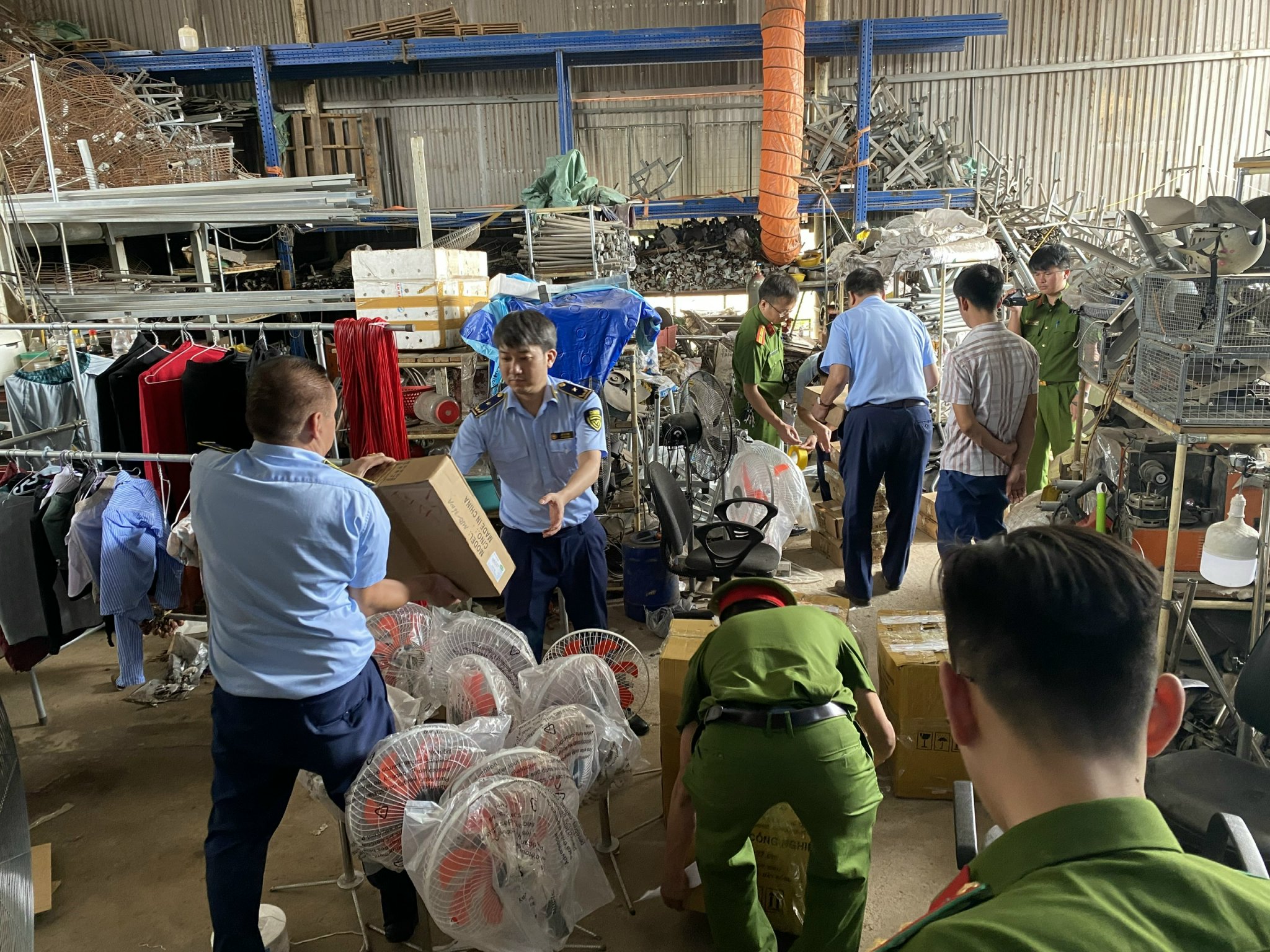 Bắc Ninh: Tịch thu gần 3.000 linh kiện quạt điện nhập lậu