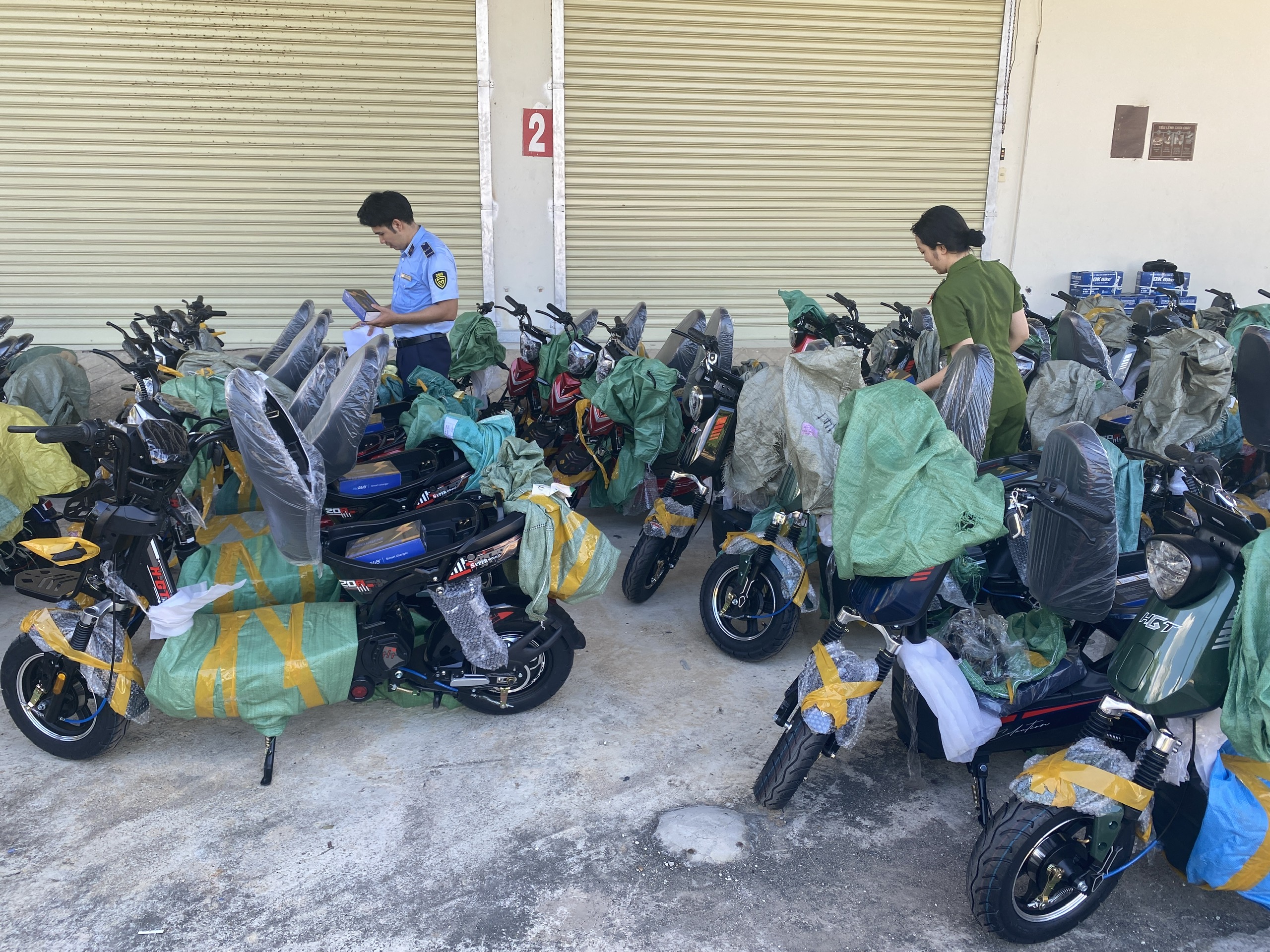 Bình Định: Tạm giữ số lượng lớn xe đạp điện, xe máy điện các loại