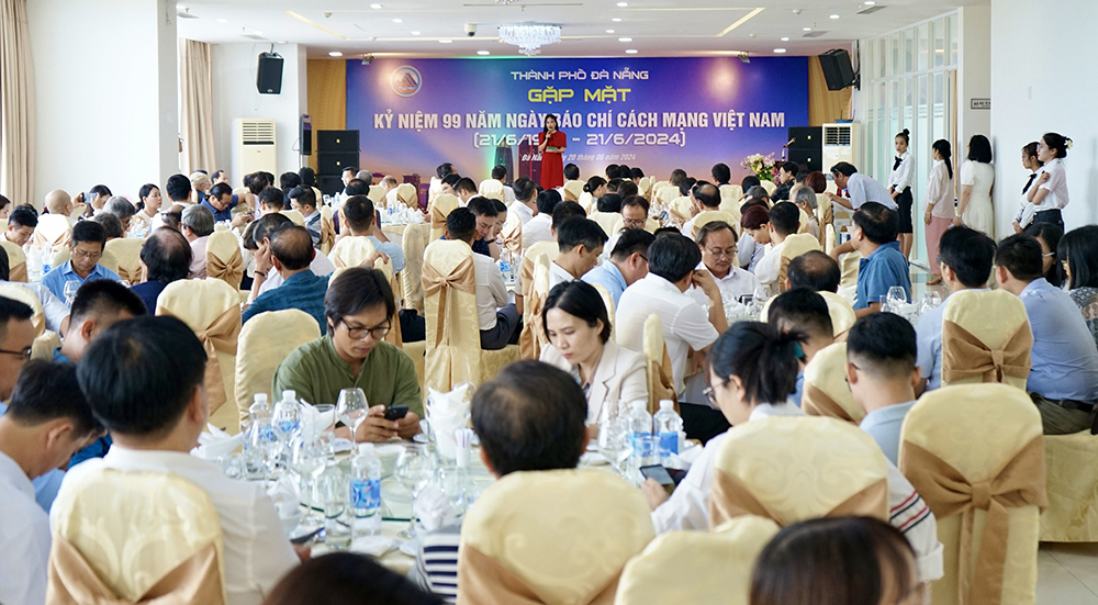 Đà Nẵng: Lãnh đạo thành phố gặp mặt các cơ quan báo chí nhân kỷ niệm 99 năm Ngày Báo chí Cách mạng Việt Nam