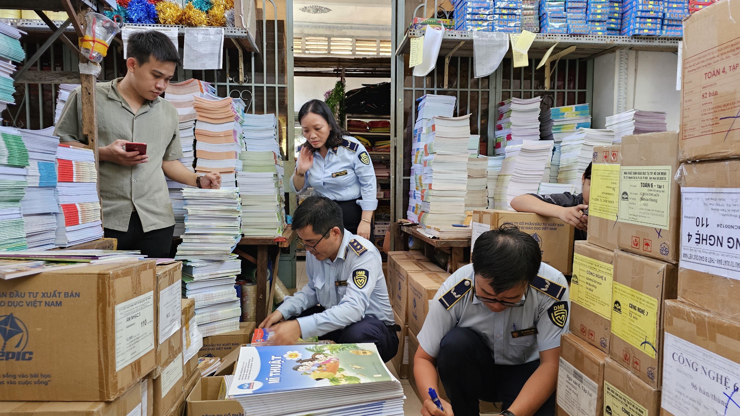 Tây Ninh: Phát hiện trên 5.500 sách giáo khoa có dấu hiệu giả mạo 