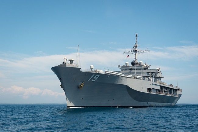 Tàu hải quân USS Blue Ridge và tàu Tuần duyên Waesche của Hoa Kỳ đến thăm Việt Nam