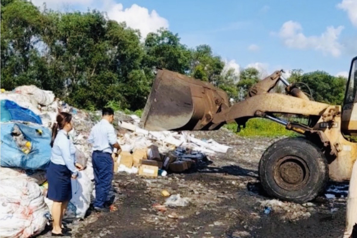 Tây Ninh: Tiêu hủy hơn 500 đơn vị sản phẩm mỹ phẩm không rõ nguồn gốc