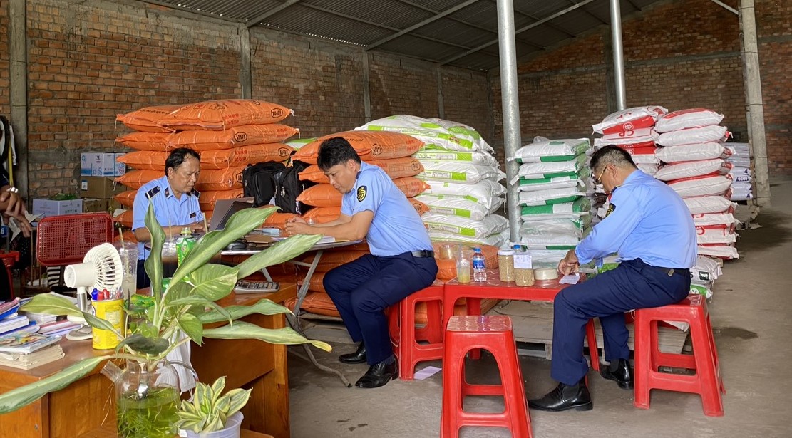 Vĩnh long: Kiểm tra 74 vụ, xử lý 53 vụ với số tiền xử phạt gần 300 triệu đồng