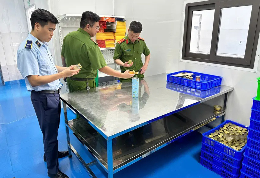 Tạm giữ hơn 23.000 sản phẩm yến chưng nghi không đạt chất lượng