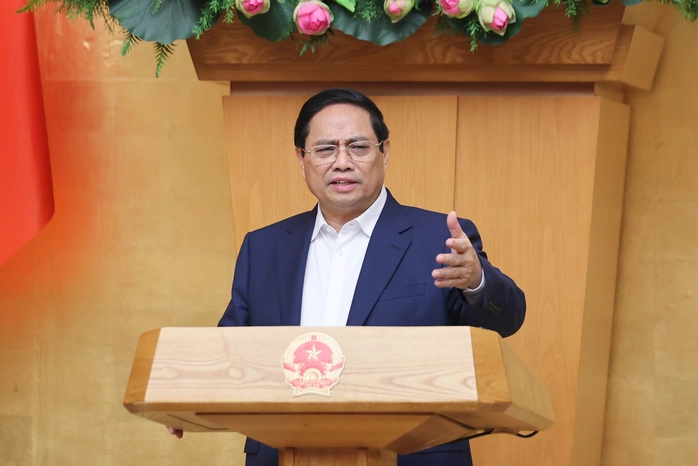 Thủ tướng: Xử lý nghiêm cán bộ, sĩ quan "bảo kê" tiếp tay hàng giả, buôn lậu, gian lận thương mại